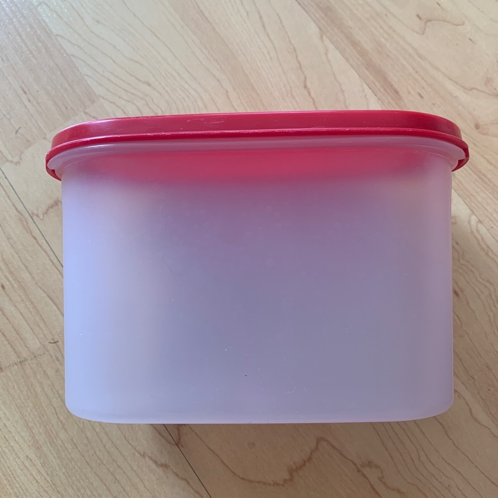 Tupperware Modular Mates 11 Cup 2.6 Liters 1620 w/ Red Lid Excellent Condition.
